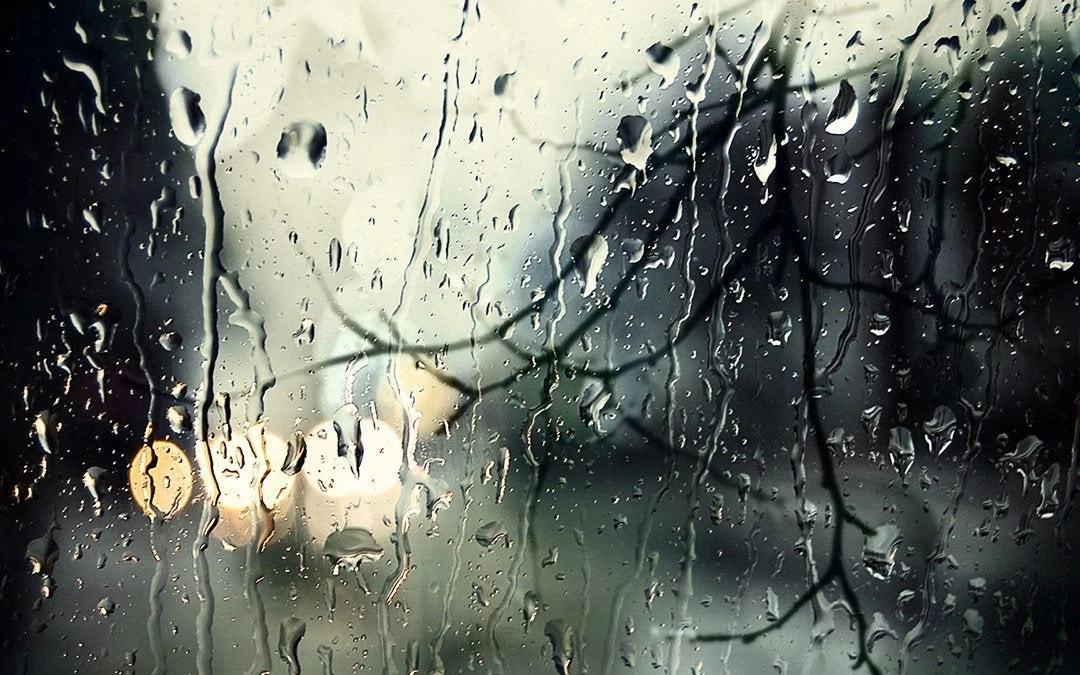 Καιρός: Μικρή πτώση της θερμοκρασίας με βροχές και καταιγίδες